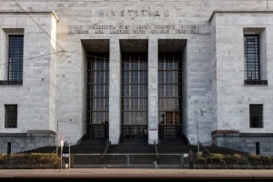 Estradizione internazionale e revoca della misura cautelare a Milano